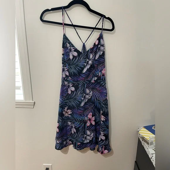 Spring dress - Picture 2 of 4